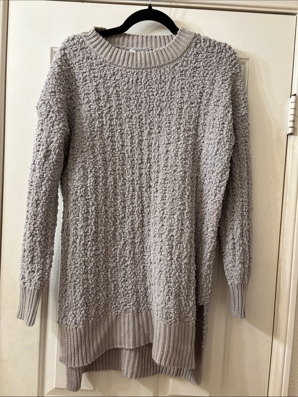 Zenana popcorn Women's Sweater - Light Gray- hi -low oversized M EUC